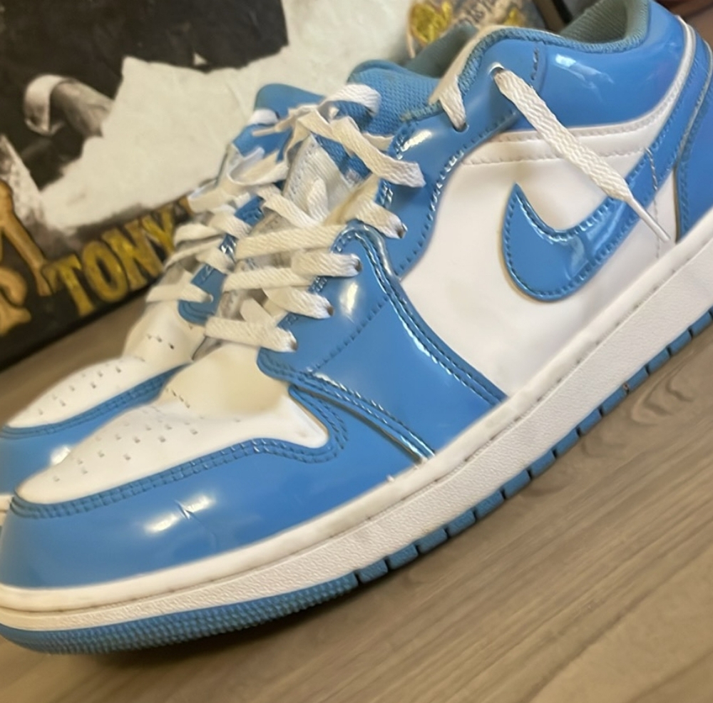 Nike Blue and White Sneakers Classic Design